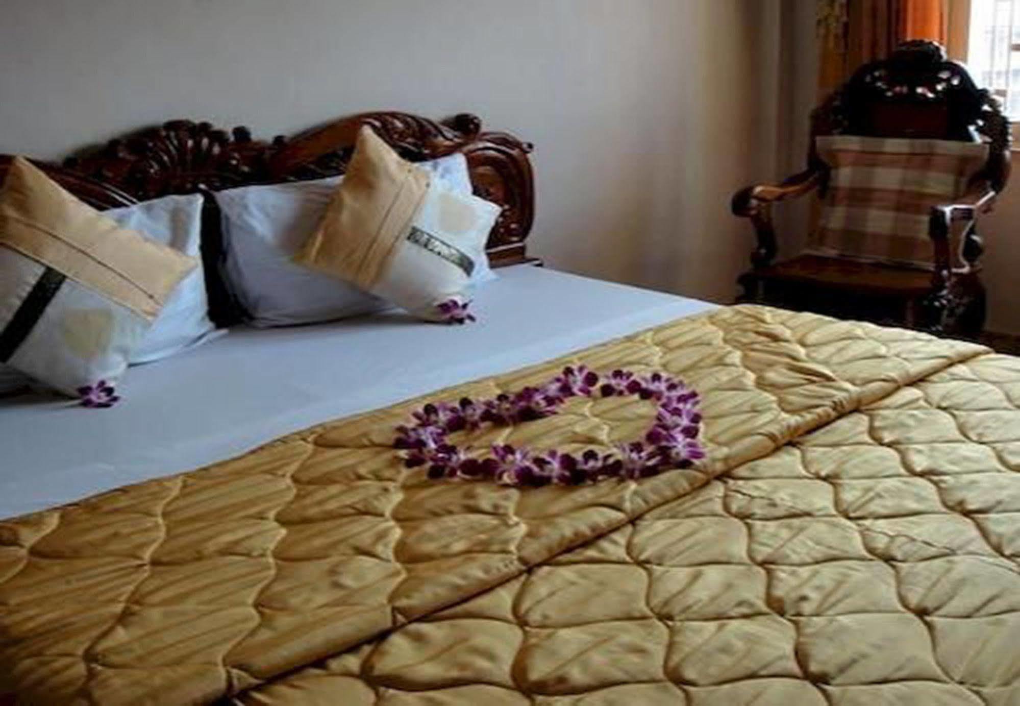 Asia Hotel Battambang Eksteriør bilde